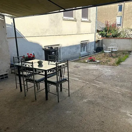 Maison Entiere 3 *